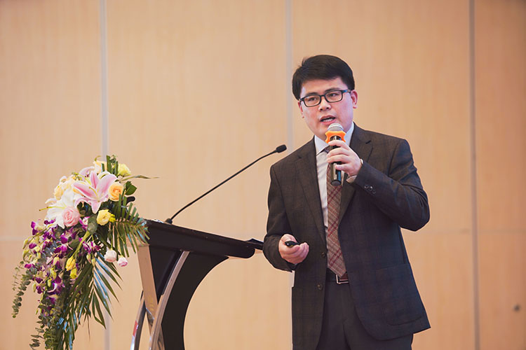 李红伟.JPG