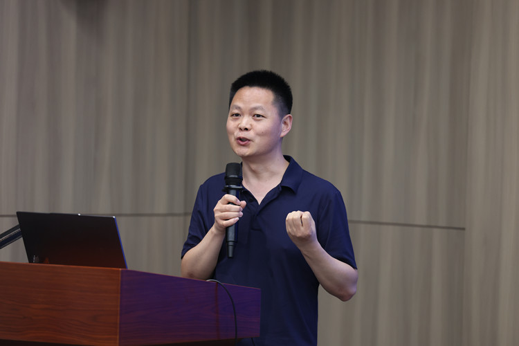 黄振兴.jpg
