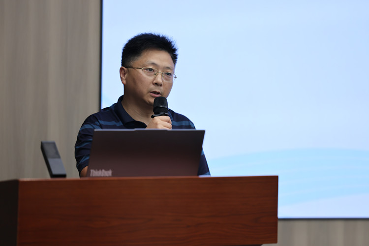 王亚来.jpg